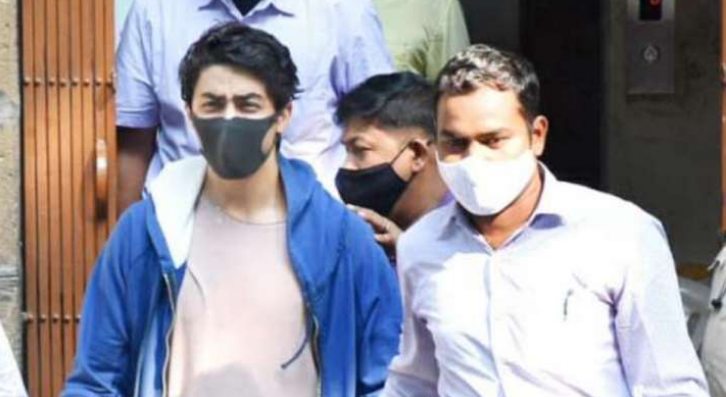 Mumbai Cruise Ship Drugs Case : बॉम्बे हाईकोर्ट से आर्यन को मिली जमानत, बॉलीवुड ​बादशाह शाहरूख खान ने ली राहत की सांस