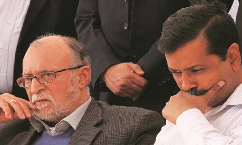 उपराज्यपाल ने केजरीवाल सरकार का फैसला पलटा, दिल्ली के अस्पतालों में होगा सबका इलाज