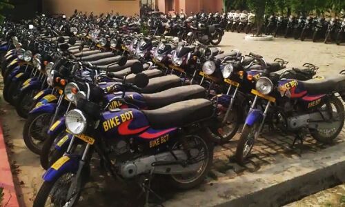 योगी के यूपी में बाइक बोट घोटाला, 2 लाख से ज्यादा लोगों से लूटे गए अरबों रुपए