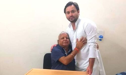 लालू के साये से हटने की कोशिश में जुटे तेजस्वी, भोजपुरी भाषा से कर रहे आम जनता से कनेक्ट