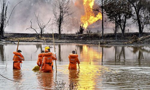 असम में गैस के कुएं में लगी आग से 7 हजार लोग कैंप में रहने को मजबूर, धर्मेंद्र प्रधान ने आज किया दौरा
