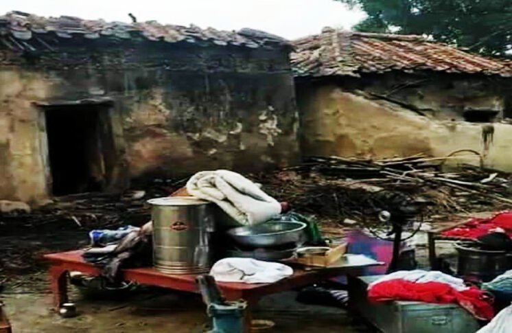 यूपी: दलितों की बस्ती में घुसकर बर्बरता करने को लेकर पिछड़ा वर्ग आयोग ने DM-SP को लिखा पत्र, सुनवाई न होने पर जताई नाराजगी यूपी: दलितों की बस्ती में घुसकर बर्बरता करने को लेकर पिछड़ा वर्ग आयोग ने DM-SP को लिखा पत्र, सुनवाई न होने पर जताई नाराजगी