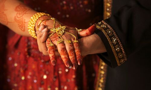 जाति व्यवस्था के कारण युवाओं की शादियों में आ रही बड़ी मुश्किल, गुजरात हाईकोर्ट की टिप्पणी