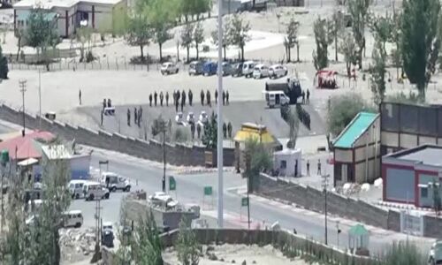 हमारी सरकार का दावा था चीन के कब्जे में नहीं कोई सैनिक, फिर रिहा हुए इन 10 जवानों पर कौन देगा जवाब