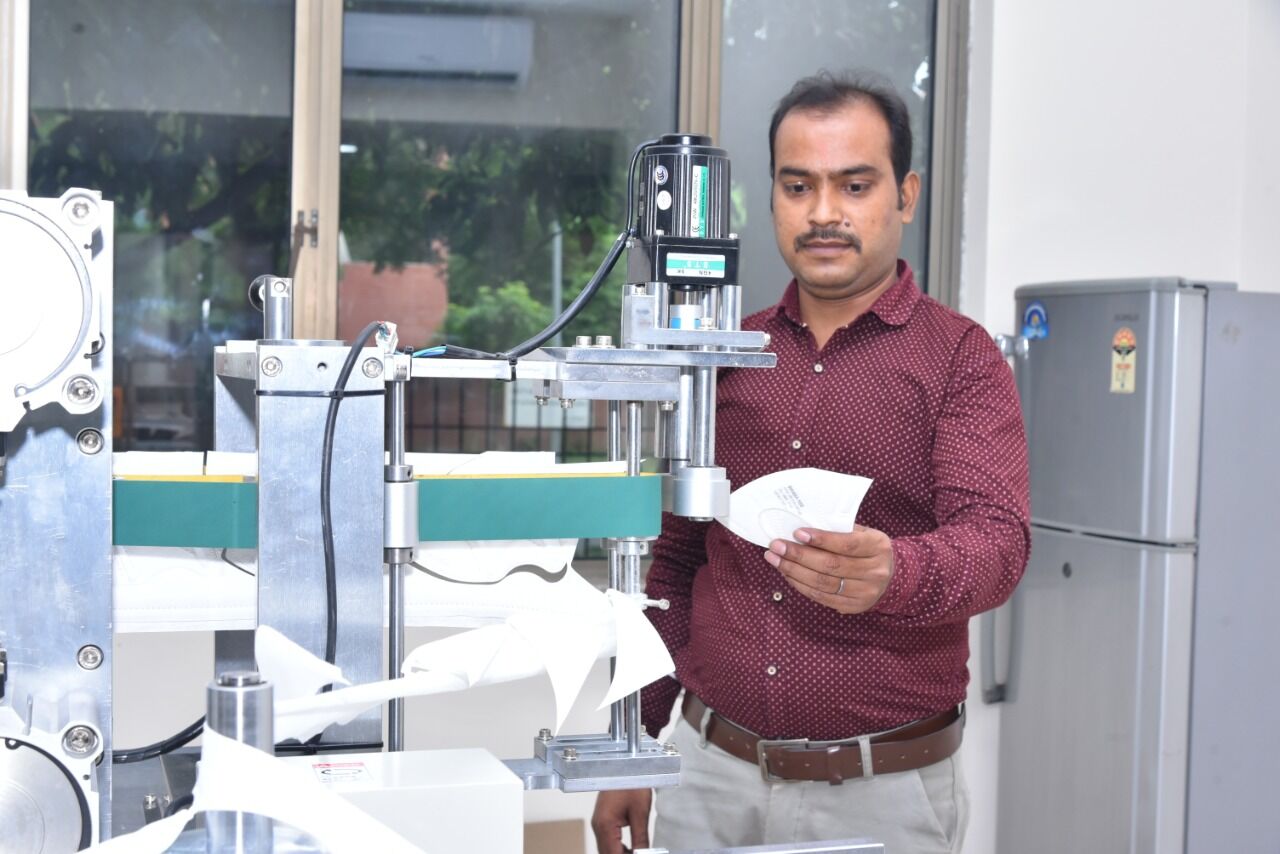 N-95 और N-99 मास्क का IIT कानपुर में शुरू हुआ उत्पादन, कोविड-19 से बचाव में साबित होंगे कारगर