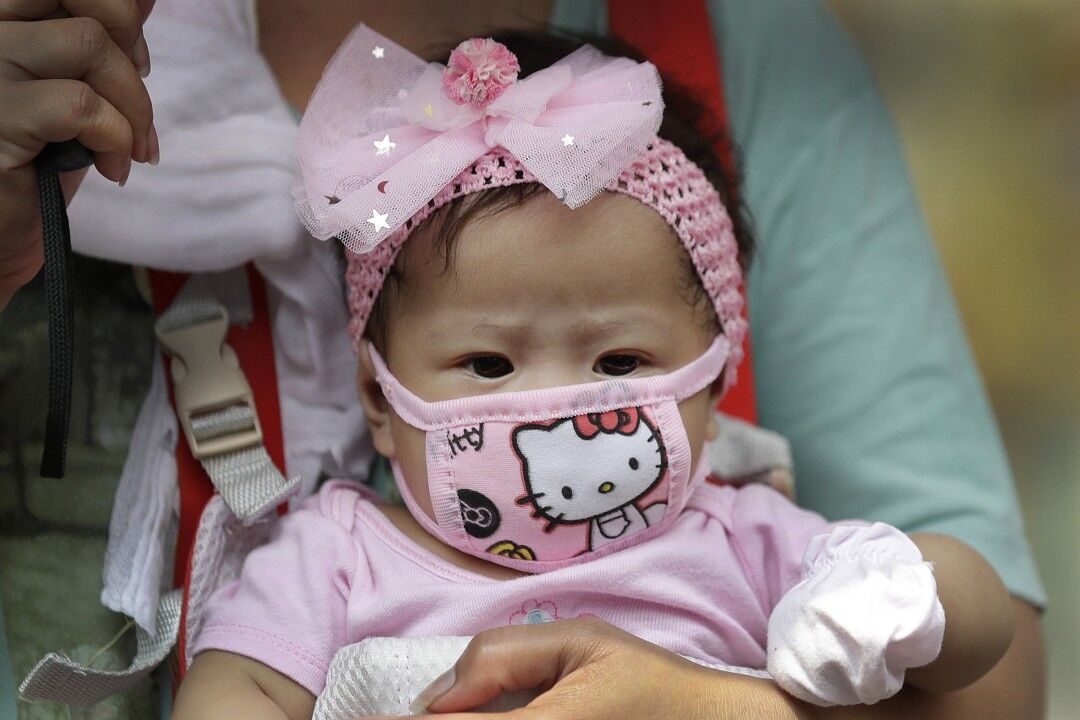2 वर्ष से कम उम्र के बच्चों को मास्क पहनाना खतरनाक, सीडीसी की अभिभावकों को चेतावनी