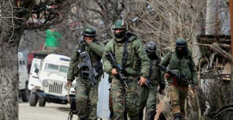 आतं​कियों और सुरक्षा बलों में मुठभेड़, लश्कर के 5 सहयोगी गिरफ्तार