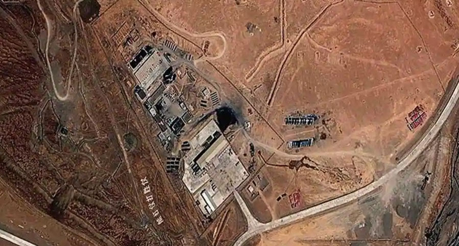 सेटेलाइट तस्वीरों में नजर आया चीन का खतरनाक मंसूबा, सैन्य जमावड़े के साथ निर्माण कार्य जारी सेटेलाइट तस्वीरों में नजर आया चीन का खतरनाक मंसूबा, सैन्य जमावड़े के साथ निर्माण कार्य जारी