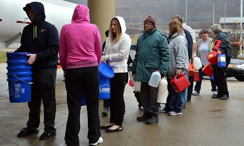 अमेरिका के 20 लाख घरों में नहीं आता पानी तो 11 करोड़ लोगों तक पहुँचने वाला प्रदूषित और विषैला