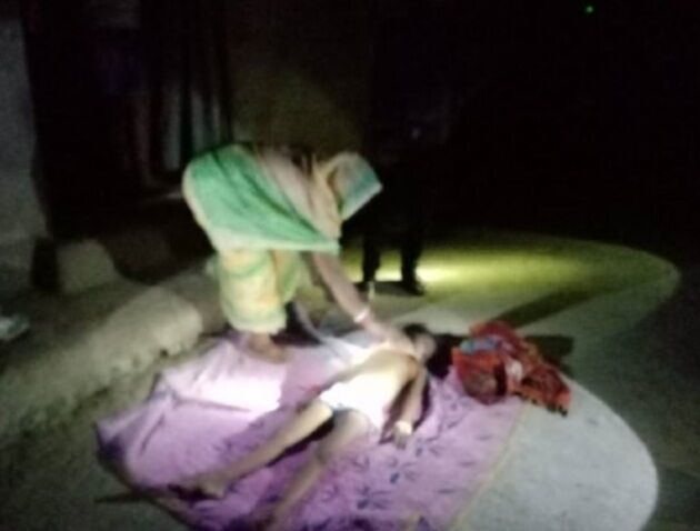 अंधविश्वास : अधेड़ महिला को बताया डायन, गांववालों ने कहा मृत बच्ची को छू देगी तो वह हो जाएगी जिंदा