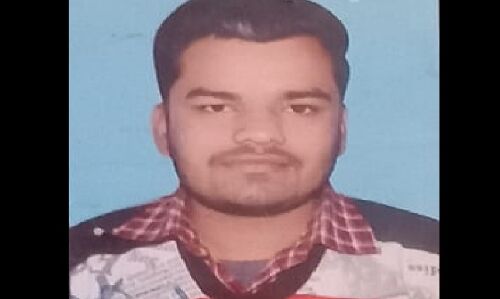 UP के मंदिर परिसर में पुजारी के बेटे की लाश बरामद, पुलिस ने कहा आत्महत्या का मामला UP के मंदिर परिसर में पुजारी के बेटे की लाश बरामद, पुलिस ने कहा आत्महत्या का मामला