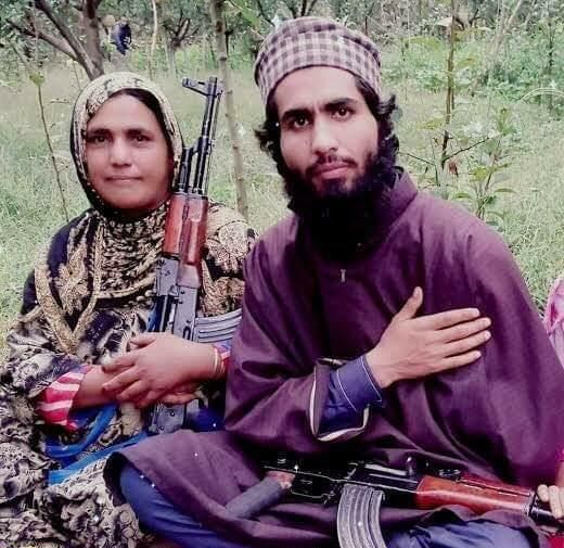 कश्मीर में पुलिस ने हिजबुल कमांडर के साथ मारे गए आतंकी तौसीफ की मां को गिरफ्तार किया