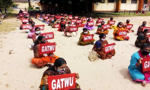 कर्नाटक में रेडिमेड कपड़ा फैक्टरी ने 1300 मजदूरों को बिना नोटिस  नौकरी से निकाला, नहीं दी सैलरी