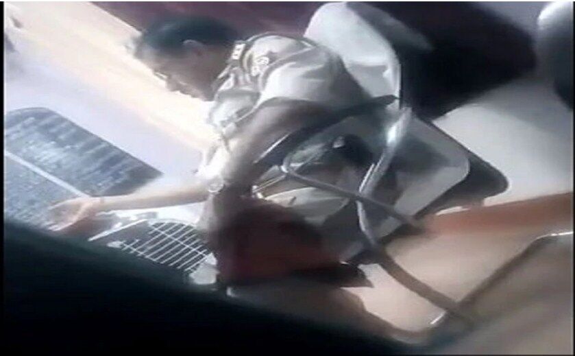 महिला के सामने अश्लील हरकत करने वाला दरोगा गिरफ्तार, पौने तीन मिनट के वीडियो ने मचाया हड़कंप