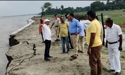 लगातार बारिश व नेपाल से पानी छोड़े जाने के कारण उत्तर बिहार में कई नदियां लाल निशान के पार