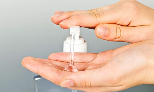 ब्यूटी प्रोडक्ट बनाने वाली कंपनी VLCC ने बिना लाइसेंस बना दिया लाखों लीटर सैनिटाइजर, छापेमारी में खुलासा