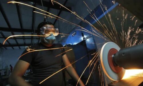 देश के लघु और मध्यम उपक्रम हुए नष्ट, बड़ी कंपनियां और बैंक भी भारी संकट में