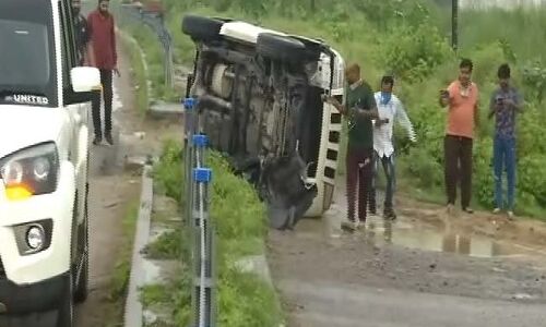 सोशल मीडिया पर विकास दुबे : इनकाउंटर तो गोडसे और कसाब का भी नहीं किया गया...प्लांटेड है... सोशल मीडिया पर विकास दुबे : इनकाउंटर तो गोडसे और कसाब का भी नहीं किया गया...प्लांटेड है...