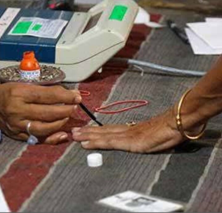 बिहार के 11 जिलों में फिर से लॉकडाउन, इधर चुनावी तैयारियां भी हो रहीं तेज