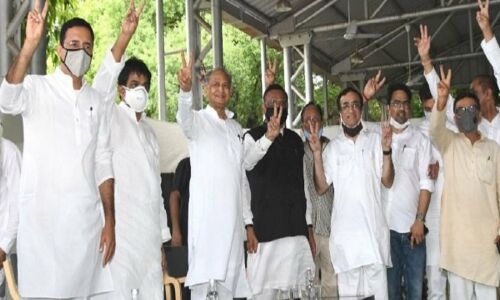 राजस्थान में बैठक के बाद विधायकों को बसों से ले जाया गया, क्या बच गई गहलोत की सरकार!