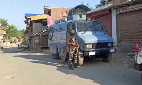 जम्मू कश्मीर में सुरक्षा बलों ने 48 घंटे में जैश व लश्कर के पांच आतंकी मारे