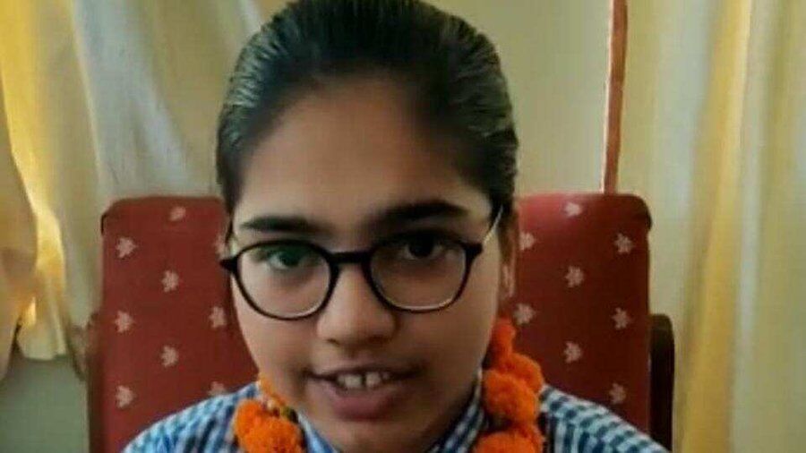 लखनऊ की दिव्यांशी को सीबीएसइ 12वीं में मिले 600 में 600 अंक, बनीं टाॅपर
