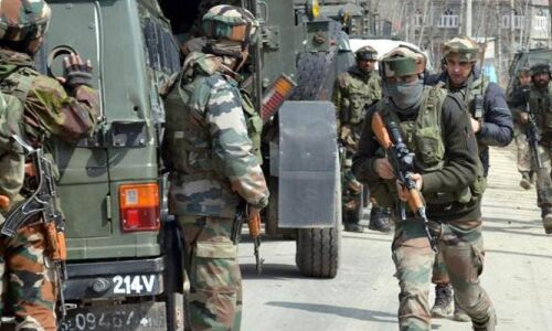 जम्मू-कश्मीर में लश्कर आतंकी का सहयोगी गिरफ्तार, हथियार और गोला-बारूद जब्त