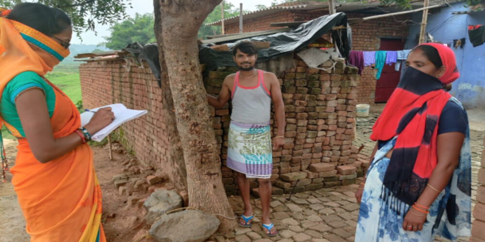 झारखंड :  कोरोना के चलते घर लौट आए प्रवासी मजदूरों को रोजगार देने में मदद कर रहा मोबाइल ऐप