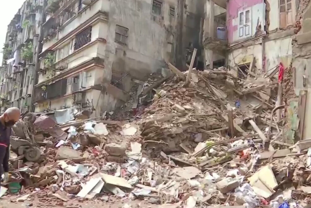 मुंबई की भानुशाली बिल्डिंग हादसे में मृतकों की संख्या नौ तक पहुंची