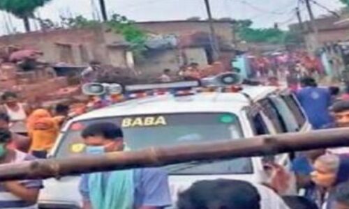 बीजेपी नेता के कोरोना को मात देने की खुशी में समर्थकों ने ढोल-नगाड़े और आतिशबाजी के साथ निकाल दी जुलूस, हुई FIR