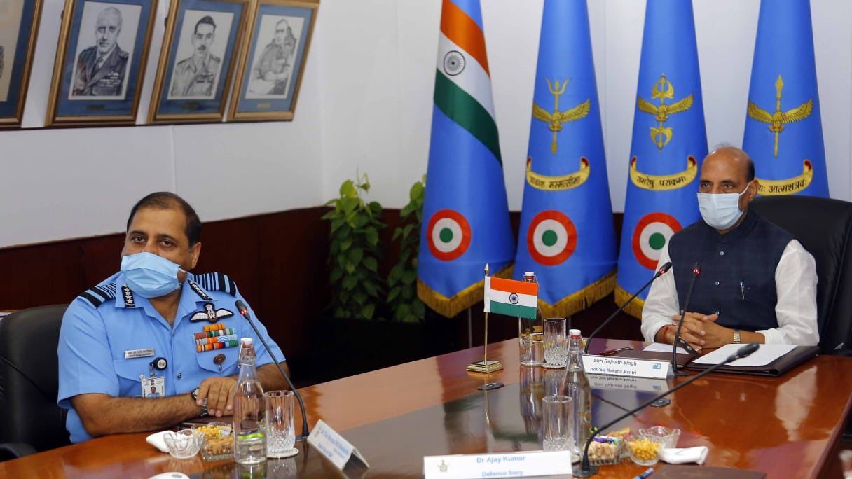 रक्षामंत्री राजनाथ सिंह बोले नहीं टला है चीनी हमले का खतरा, सेना रहे किसी भी स्थिति से निपटने को तैयार