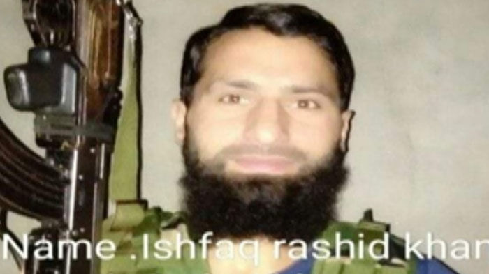 जम्मू कश्मीर में इनकाउंटर में मारा गया लश्कर-ए-तैयबा का टाॅप कमांडर इशफाक रसीद खान व आतंकी एजाज अहमद जम्मू कश्मीर में इनकाउंटर में मारा गया लश्कर-ए-तैयबा का टाॅप कमांडर इशफाक रसीद खान व आतंकी एजाज अहमद