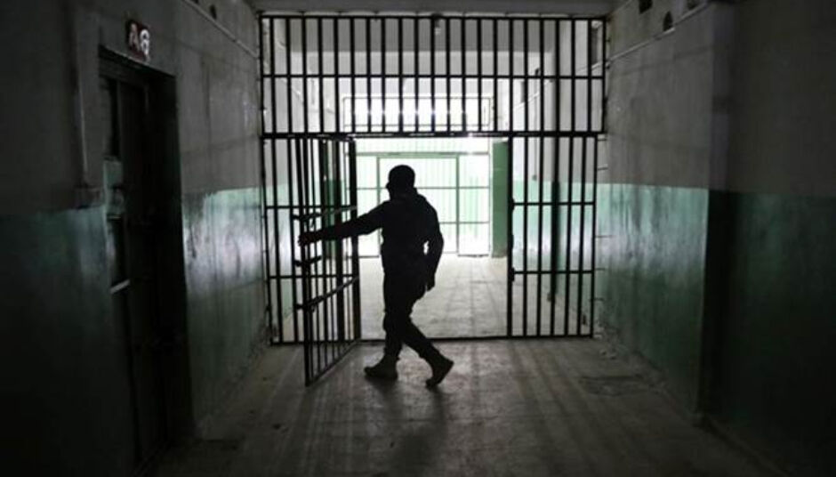 दिल्ली की तिहाड़ जेल के कैदी का खुलासा, तस्करी का आरोप लगाकर उगाही करते हैं जेल अधिकारी