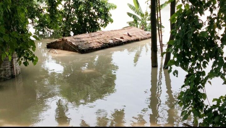 24 लाख हैं बाढ़ पीड़ित, राहत कैंप और सामुदायिक किचेन सिर्फ साढ़े 4 लाख के लिए