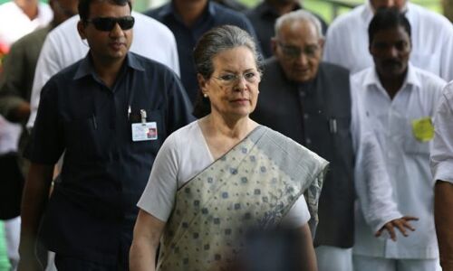 कांग्रेस में संकट के बीच बतौर अंतरिम अध्यक्ष सोनिया का कार्यकाल खत्म