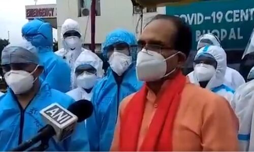 भूमि पूजन : शिवराज भगवा कपड़ों में मीडिया से रू-ब-रू, कहा - मोदी 500 सालों में भारत के सबसे बड़े नेता