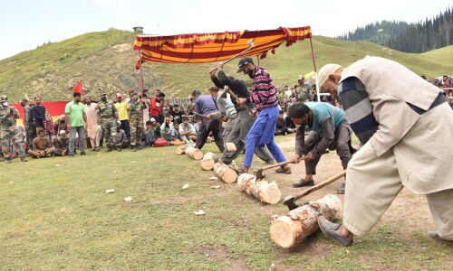 कश्मीरियों ने मनाई अनुच्छेद 370 हटाने की पहली वर्षगांठ, मना आवाम मेला