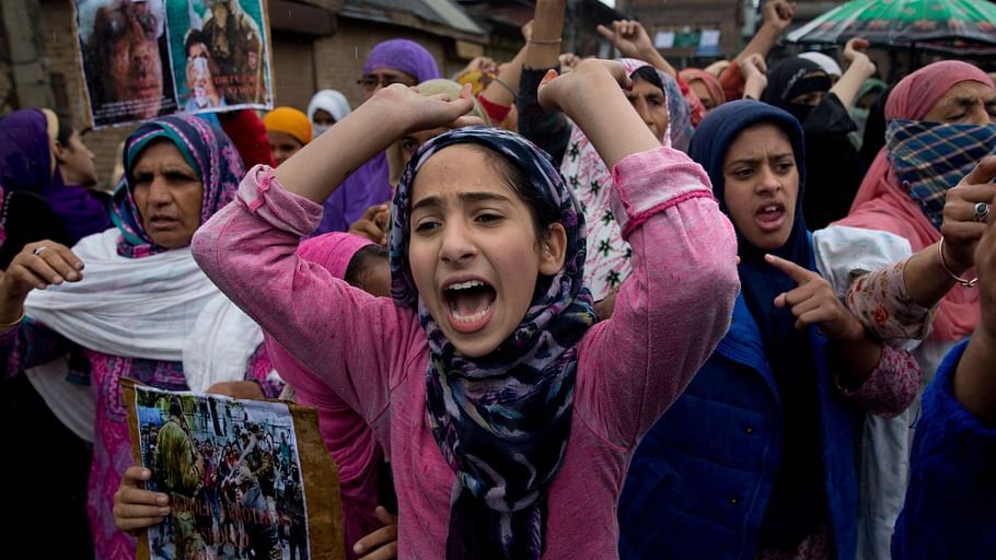 कश्मीर के धारा 370 व 35A हटाने के एक साल पूरे, सुनिए क्या कहती है वहां की आवाम