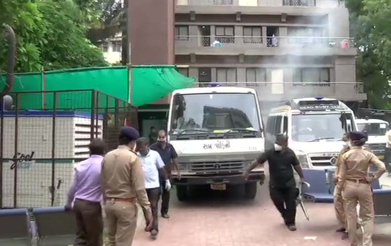 Breaking : अहमदाबाद के कोविड अस्पताल में लगी आग, 8 कोरोना मरीजों की मौत