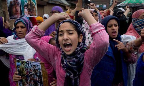 कश्मीर के धारा 370 व 35A हटाने के एक साल पूरे, सुनिए क्या कहती है वहां की आवाम