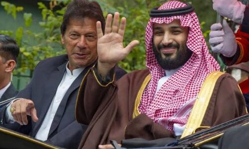 कश्मीर पर OIC को धमकी देकर फंसा पाकिस्तान, सऊदी ने वित्तीय मदद पर लगाई रोक