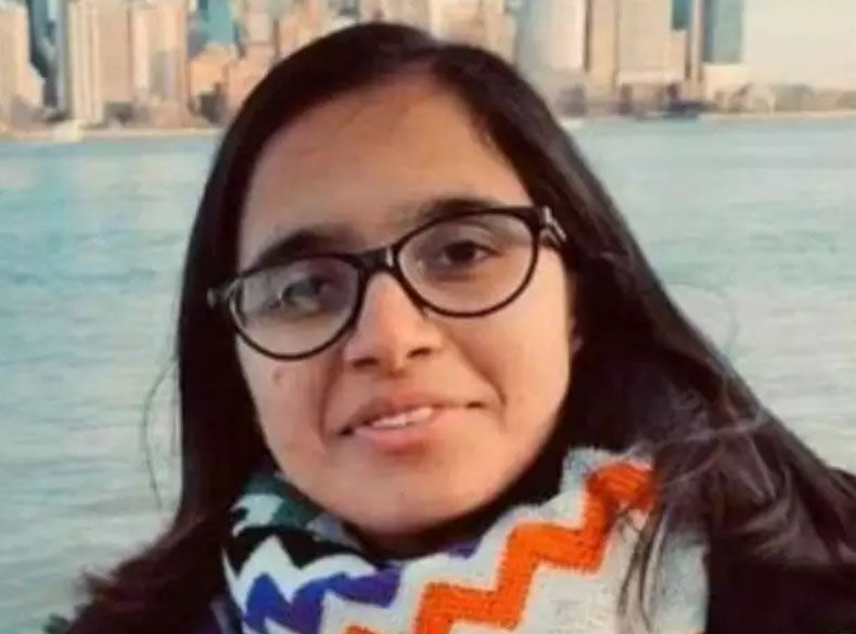 अमेरिका में 4 करोड़ की स्काॅलरशिप पाने वाली सुदीक्षा भाटी की बुलंदशहर में सड़क छाप गुंडों की छेड़खानी से मौत अमेरिका में 4 करोड़ की स्काॅलरशिप पाने वाली सुदीक्षा भाटी की बुलंदशहर में सड़क छाप गुंडों की छेड़खानी से मौत