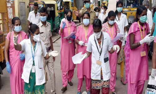 कोविड के खिलाफ लड़ाई में फ्रंट लाइन वारियर हैं आशा वर्कर, प्रदर्शन करने पर दिल्ली पुलिस ने दर्ज किया एफआइआर