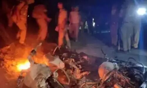 जंगलराज : UP के आजमगढ़ में ग्राम प्रधान को गोलियों से भूना, आक्रोशित ग्रामीणों ने पुलिस चौकी फूंकी