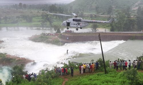 बिलासपुर में 16 घंटे डैम के तेज बहाव में फंसा रहा युवक, एयरफोर्स ने किया रेस्क्यू