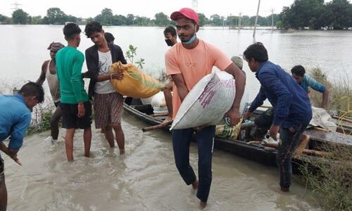बिहार में गंगा भी अब उफान पर, गंडक ने फिर बढ़ाई लोगों की परेशानी