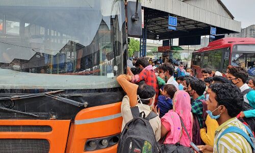 ग्राउंड रिपोर्ट : दिल्ली लौटे मजदूरों की हालत खराब, इतनी भी नहीं कमाई कि बच्चों को खिला सकें भरपेट खाना