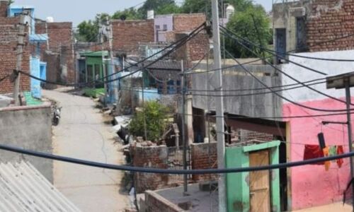 सरकार हुई फेल तो वीरई के ग्रामीणों ने 4 किमी दूर नहर से शुरू की जलापूर्ति, खुद उठाते हैं सारा खर्च