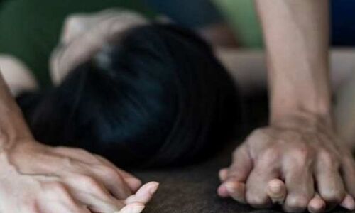 बिहार बिहार में जंगलराज: बेटे के सिर पर पिस्तौल रख मां के साथ गैंगरेप, वीडियो वायरल