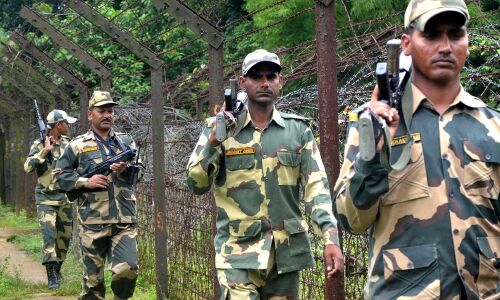 भारत ने अवैध रूप से प्रवेश करने वाले 5 बांग्लादेशी नागरिकों को लौटाया